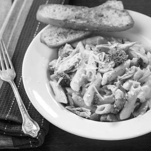 Penne White Sauce Alfredo Pasta (Non Veg)