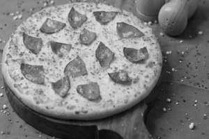 9" Butter Chicken Pizza