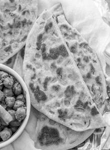 Pyaaz Kulcha