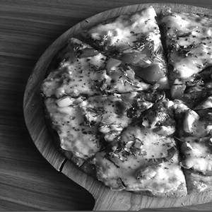 9" Tri Bell Pepper Pizza