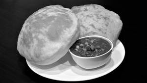 Choley Bhature (2 Pcs)
