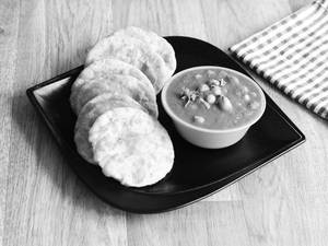 Chole + Poori (6 Pcs)
