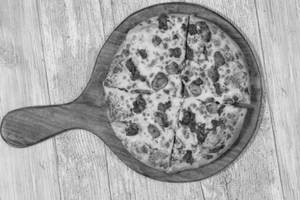 Barbeque Onion Pizza