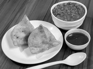 Samosa Chole     