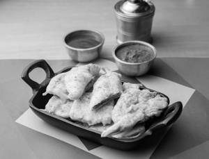 Pakore Wali Tokri