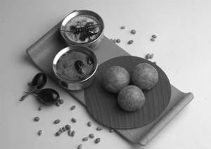 Ragi Sankati (2pc) With Gutti Vankaya With Palli Pachadi