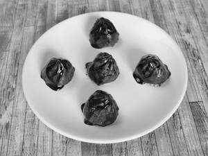 Chocolate Momos (5 Pcs)