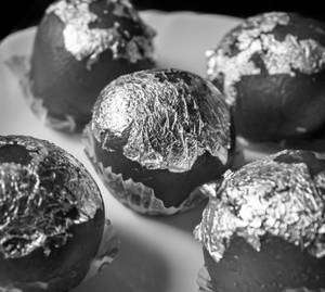 Dry Gulab Jamun (10pcs)