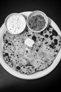 Aloo Pyaz Parantha With Dahi