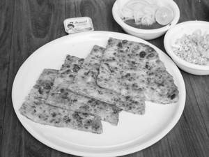 Mixed Anda Paratha with Butter