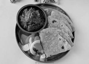 Chicken Curry+ 3 Tawa Roti                                                                                           