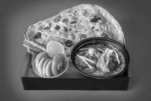 Handi Meat [2 Pcs] With 3 Tandoori Roti