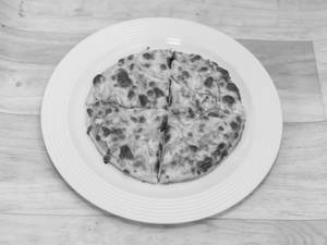 7" One Love Onion Pizza