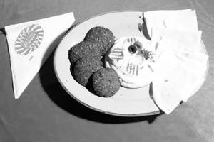 Hummas Pita Falafal