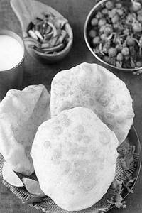 Chole Bhature [5 Plates]
