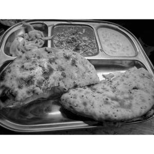 Amritsari Cheese Kulcha