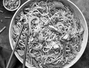 Hakka Noodles Chicken