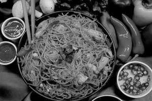 Chicken Chilly Garlic Noodles[online]