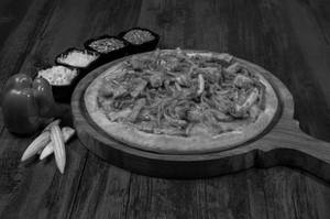 Schezwan Chicken Pizza