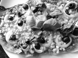 12" Corn, Onions & Black Olives Pizza