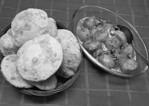 Radhaballavi & Aloo Dum 