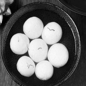 Sponge Rasgulla [2 Pieces]