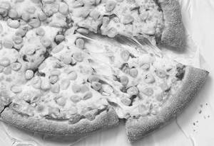 Sweet Corn And Cheese Pizza