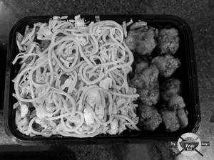 Pepper Chicken With Hakka Noodles