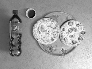 Set of 2 Pizza +750 ml Cold drink Combo
