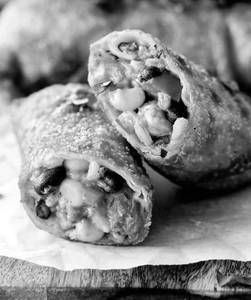 Mexican Crispy Veg Rolls [bellpeppers,jalapenos,golden Corn,mozzarella,cheddar]