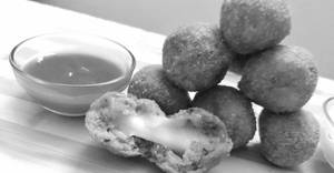 Veg Cheese Shots (8 Pcs)
