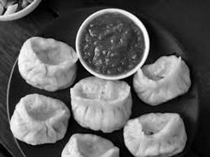 Veg Paneer Momos Steamed (6pcs)