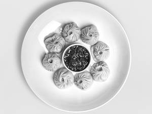 Veg Steamed Momos (8 Pieces)