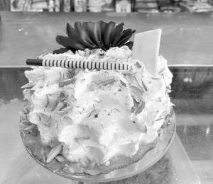 Honey Almond Cake (330 Grams)