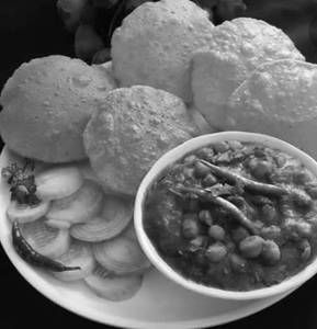 6 Pc Poori With Chole