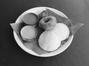 Idli (2 Pcs) +  Vada (1 Pc)