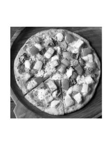 Cheesy Paneer Pizza