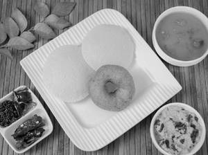 2 Idly Vada