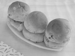 Tuty Fruity Bun (6 Pcs)