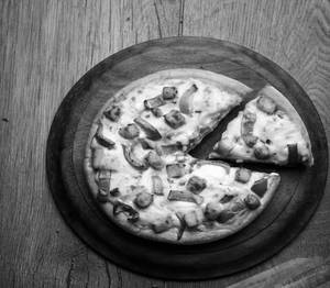 Chilli Paneer Pizza