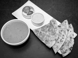 Special Chicken Naan