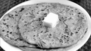 Aloo Pyaz Paratha Fry