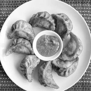 Veg Fried Momos [5 Pieces]