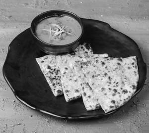 Cheese Naan with Gravy