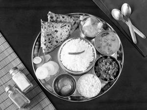 Premium Methi Paratha Thali with Rice 