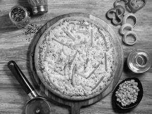 Golden Veg Pizza.