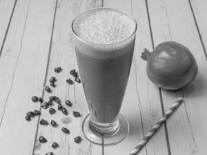 Pomegranate Milk Shake (300 Ml)