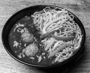 Veg Manchurian( Gravy) With Hakka Noodle