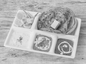 Laccha Paratha Thali