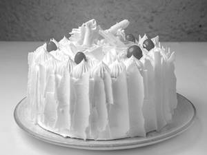 White Forest Cake (1 Kg)